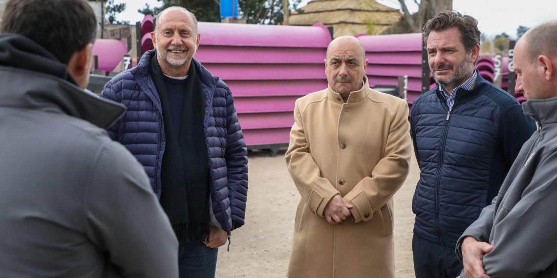 EL GOBERNADOR PEROTTI RECORRIÓ EL TERRENO DONDE SE CONSTRUIRÁ UN PARQUE ACUATICO EN DESVÍO ARIJÓN