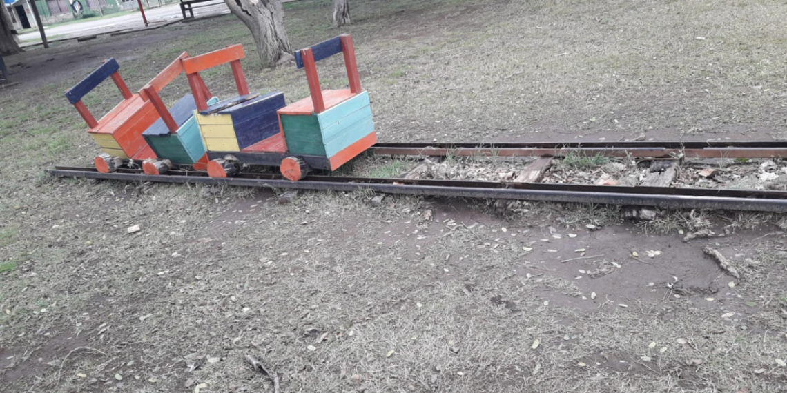 Puerto Gaboto: menores destruyen juegos en el Paseo Ribereño