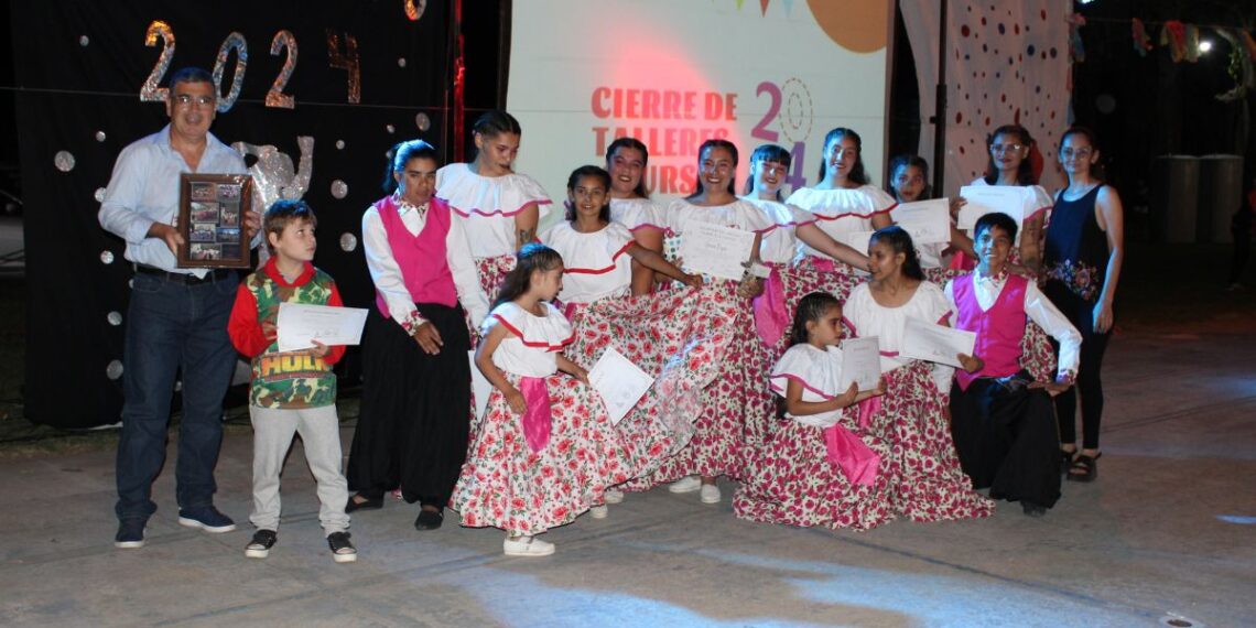 Cierre de los Talleres y Cursos 2024 en Díaz: Reconocimientos, Participación Comunitaria y un Emotivo Homenaje
