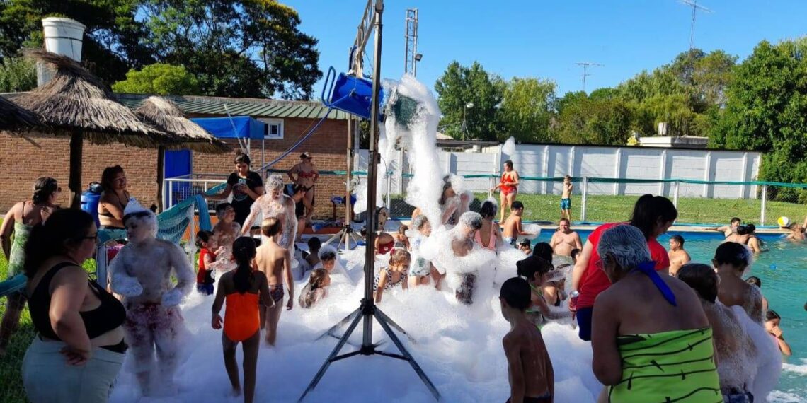 Cierre de temporada de verano en la pileta semiolímpica