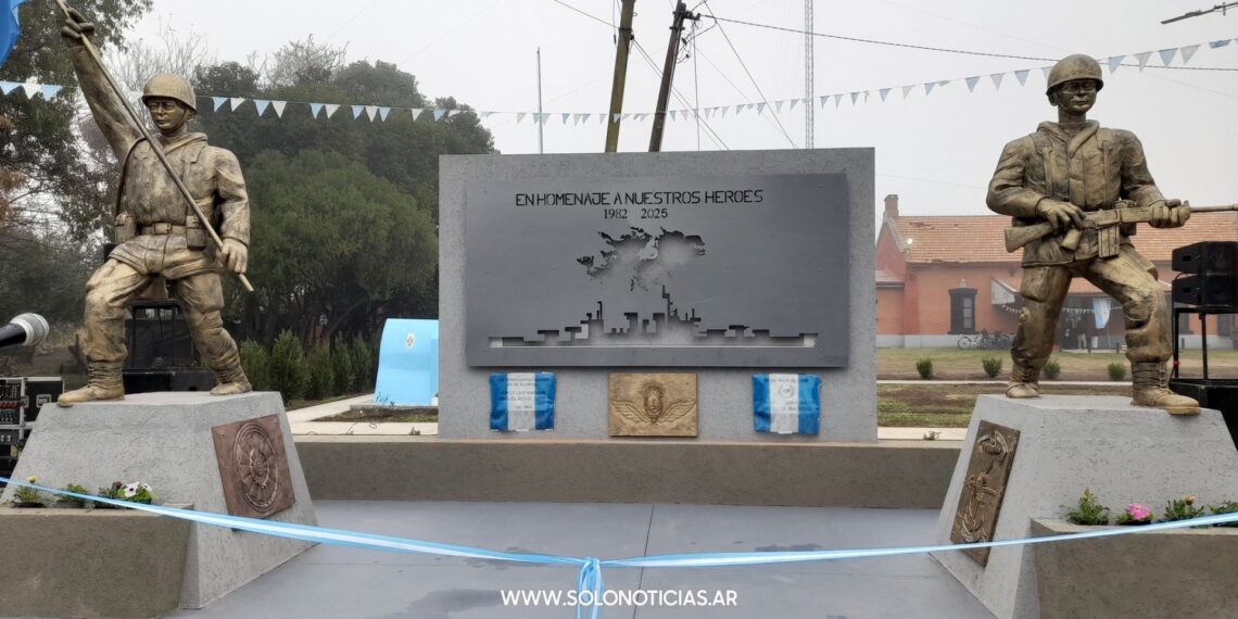 Bernardo de Irigoyen: Homenaje a Malvinas con la inauguración de un monumento