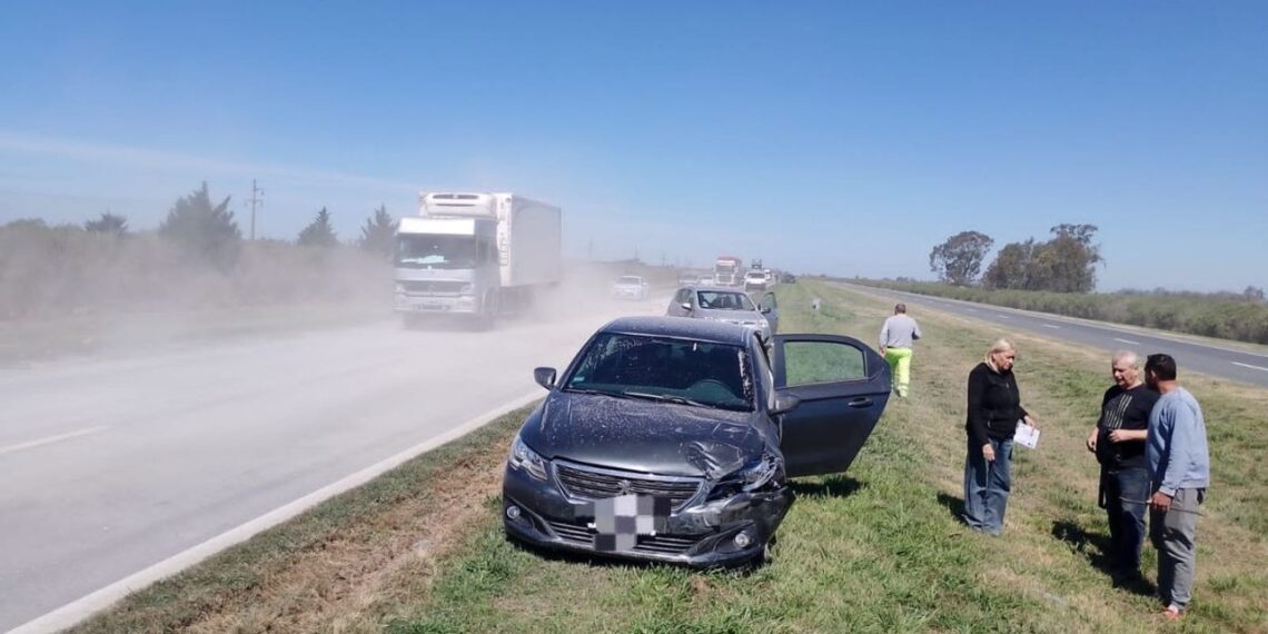 Siniestro vial en la Autopista a la altura de Barrancas: solo daños materiales