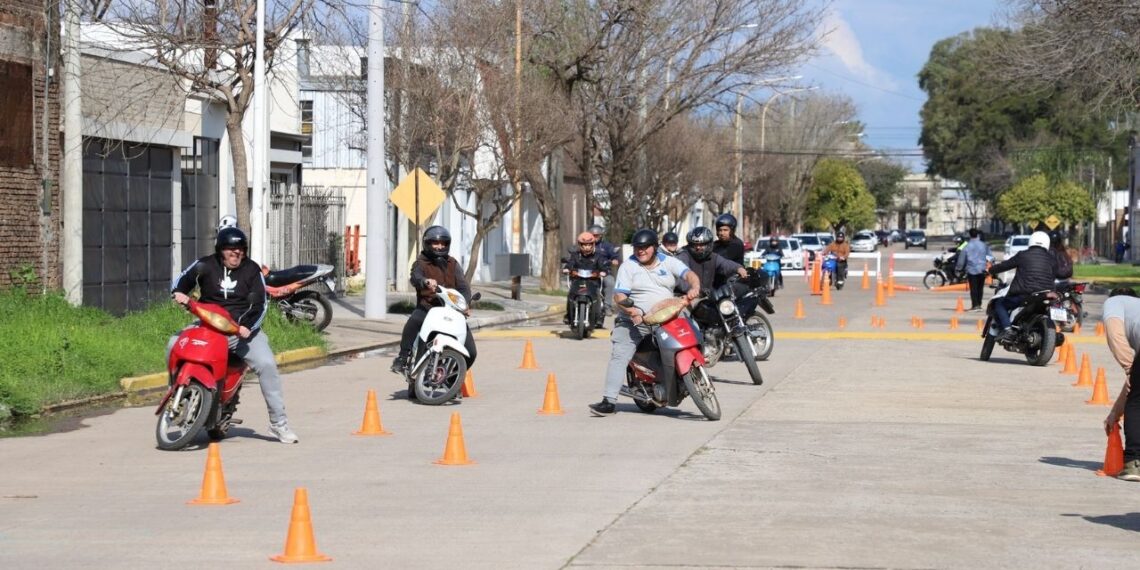 Gálvez: más de 40 participantes adquirieron conocimientos de seguridad vial