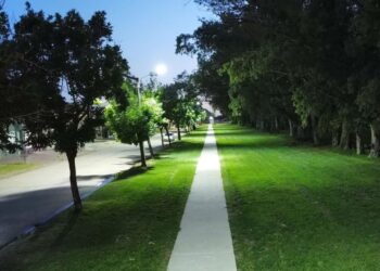 DÍAZ: nuevas veredas y luminarias LED transforman el predio del ferrocarril