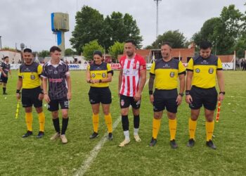 Maciel y Timbuense igualaron en una final vibrante y la definición será en Timbúes