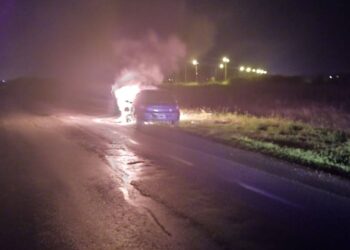 SAN GENARO: Una familia resultó ilesa tras el incendio de su automóvil en Ruta 34
