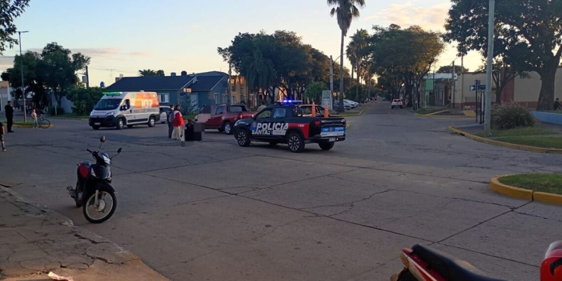 GÁLVEZ: Dos mujeres resultaron heridas tras una colisión entre motocicletas