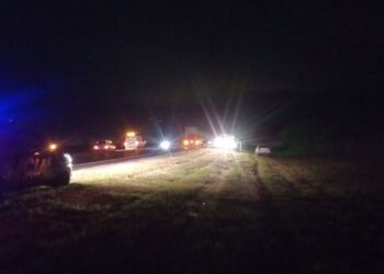 Choque entre dos vehículos en la Autopista a la altura de Maciel